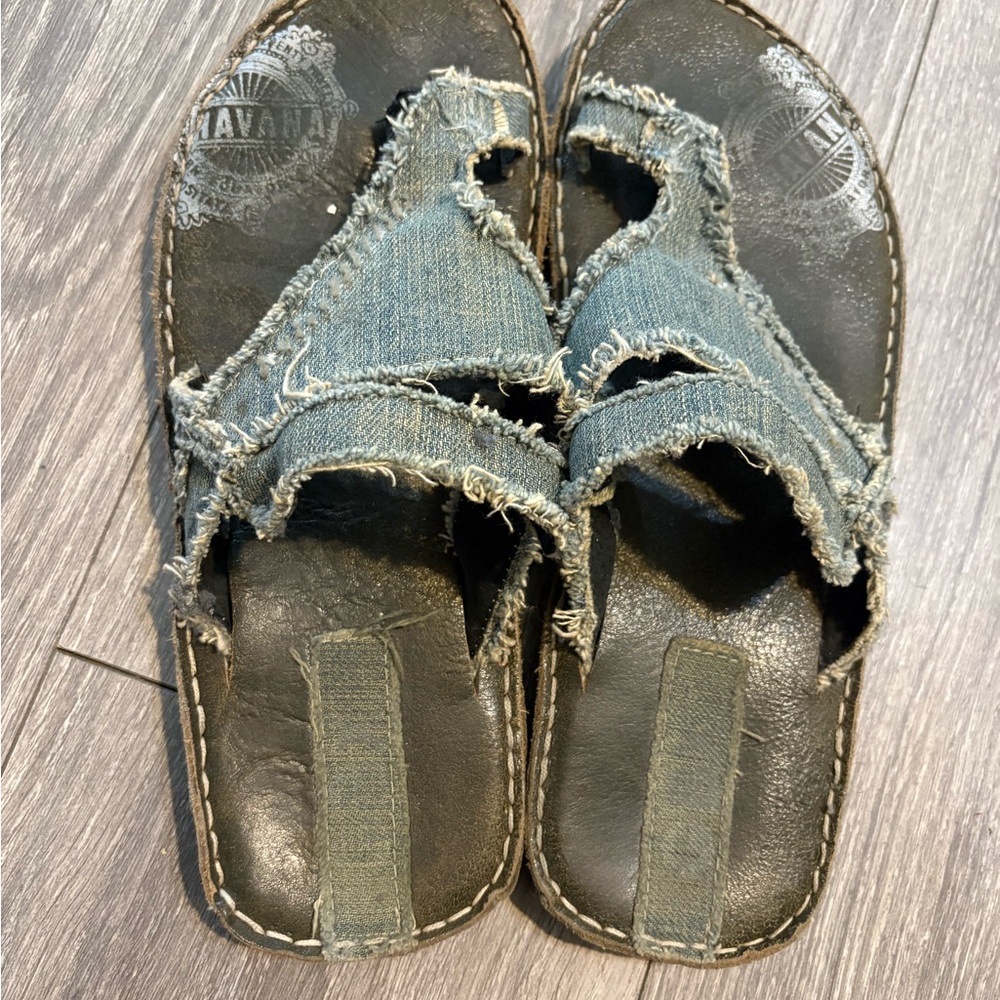 Men’s GBX Distressed Denim Sandals Size 9